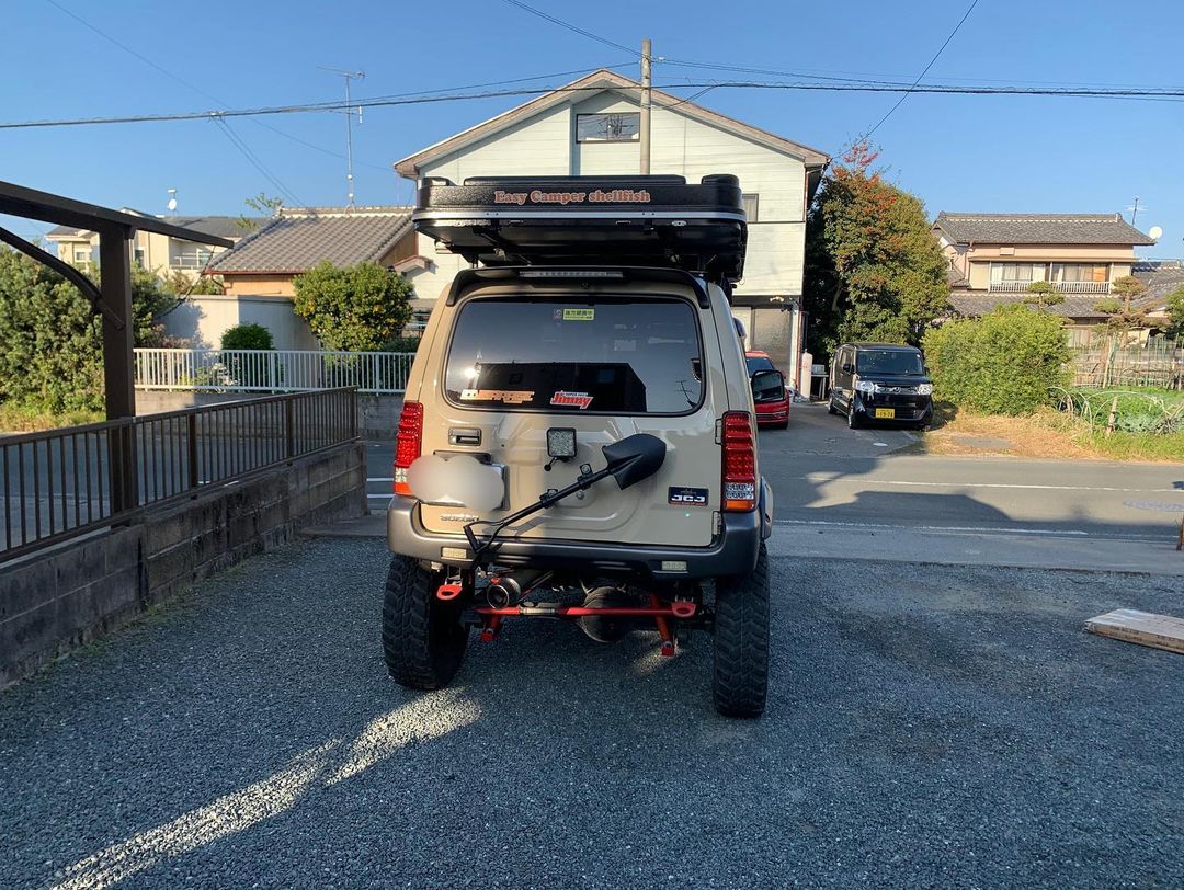 ルーフテント「EasyCamper(イージーキャンパー)」の中でも最安値の「シェルフィッシュ」シリーズ。