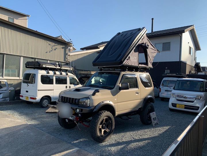 ルーフテント「EasyCamper(イージーキャンパー)」の中でも定番の「タワー」シリーズ。
