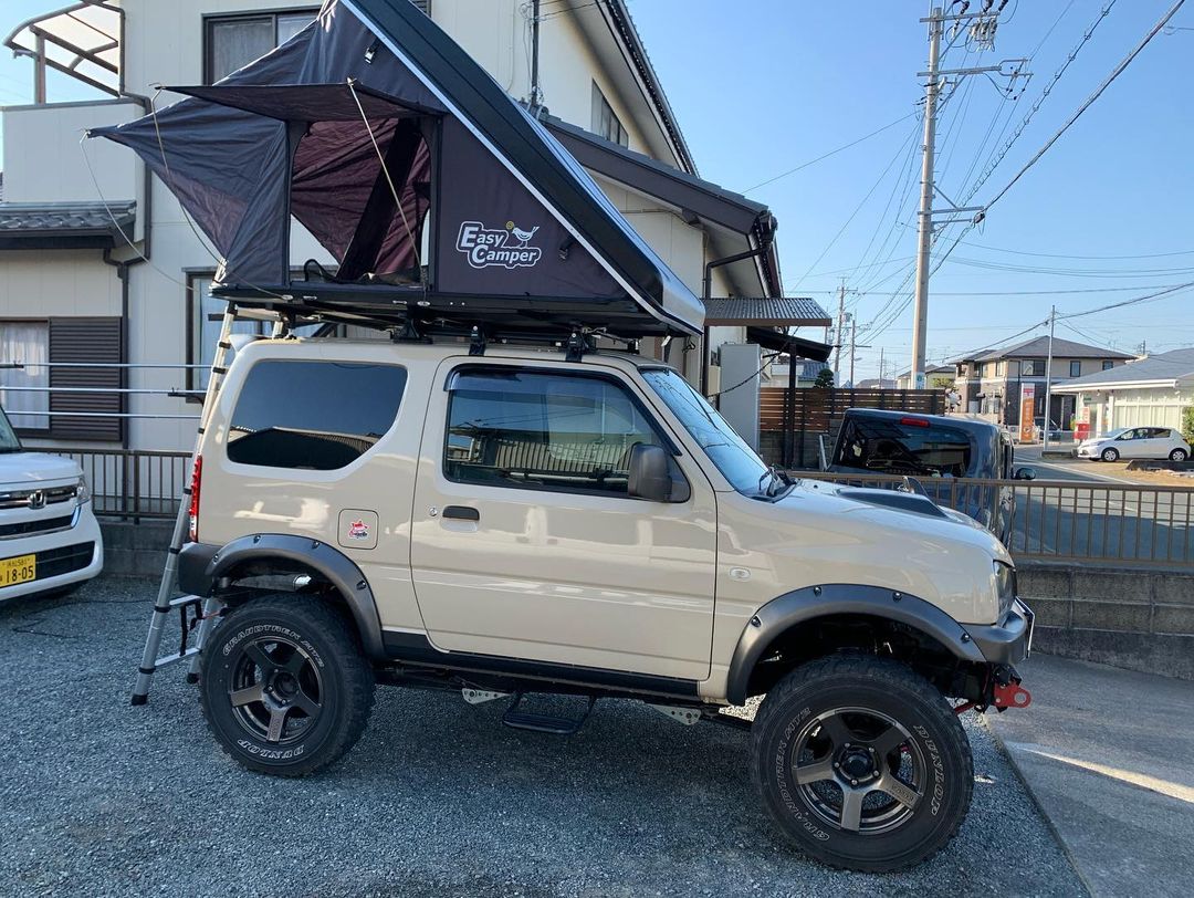 ルーフテント「EasyCamper(イージーキャンパー)」の中でも最安値の「シェルフィッシュ」シリーズ。