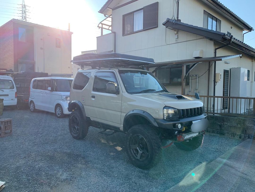 ルーフテント「EasyCamper(イージーキャンパー)」の中でも最安値の「シェルフィッシュ」シリーズ。
