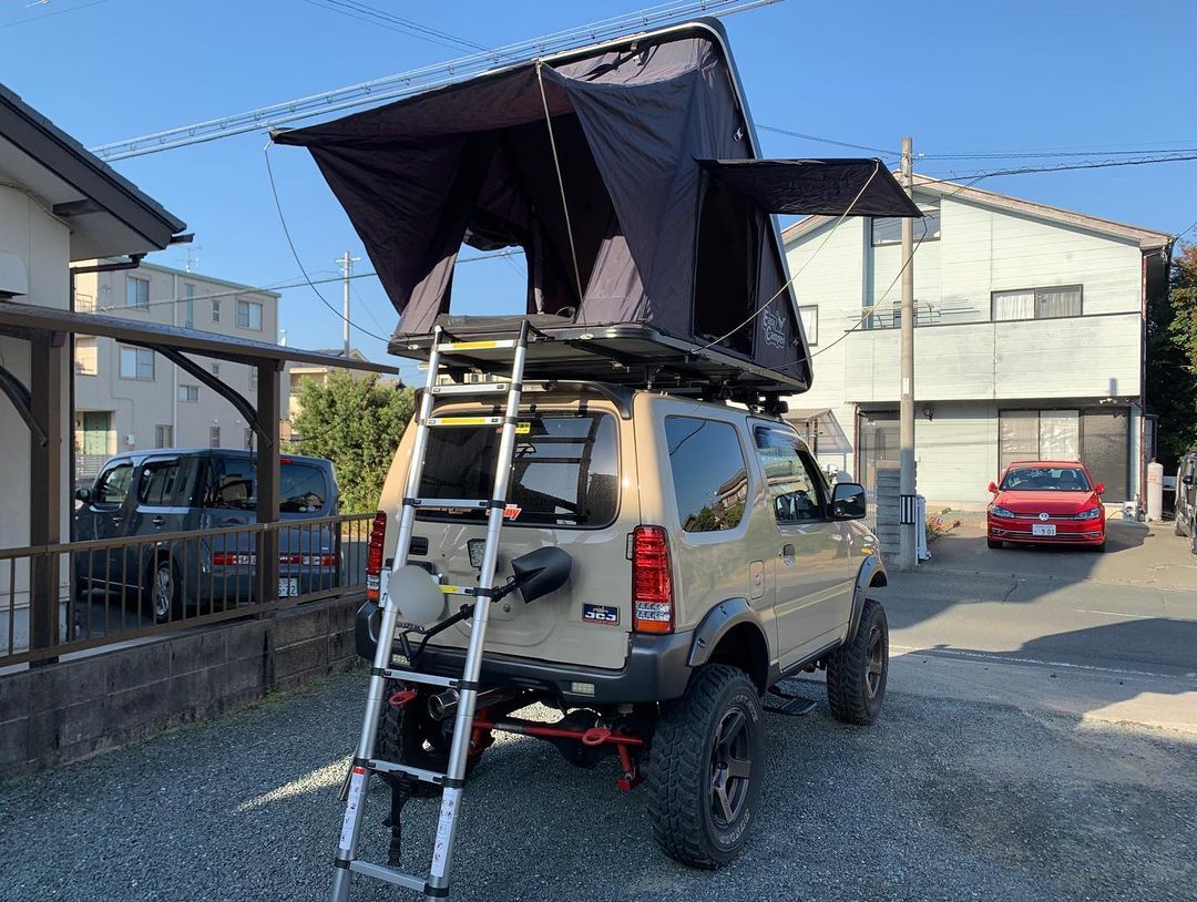 ルーフテント「EasyCamper(イージーキャンパー)」の中でも最安値の「シェルフィッシュ」シリーズ。